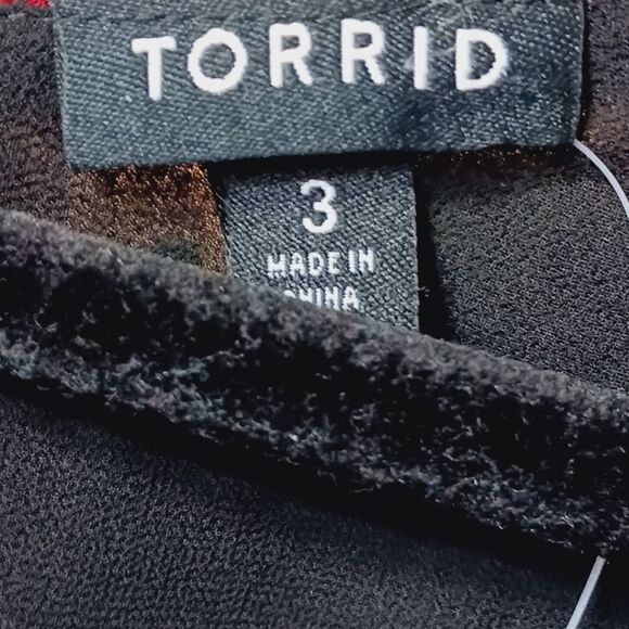 TORRID Plus Size New Peplum Chiffon Clip Dot Floral Rose Puff Sleeve Top. - Picture 11 of 16